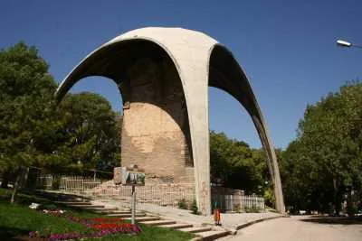 SELÇUKLU KÖŞKÜ