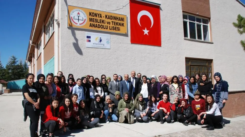 Kadınhanı Kız Mesleki ve Teknik Anadolu Lisesi
