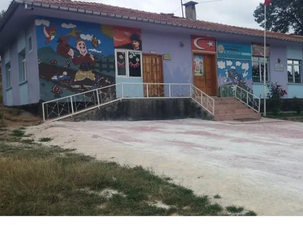 Davras İlkokulu