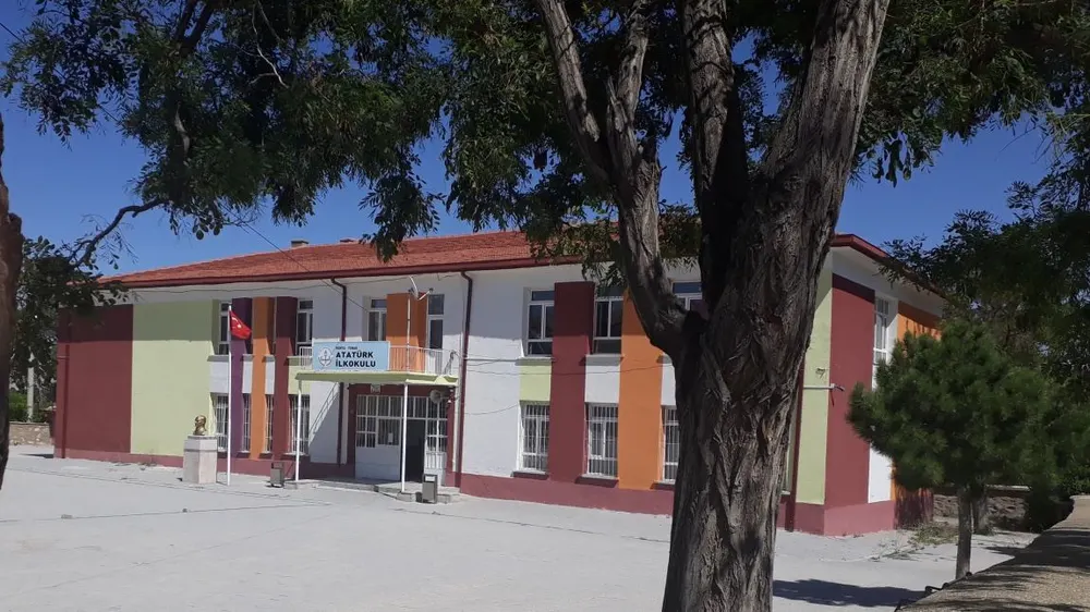 Atatürk İlkokulu · Yunak