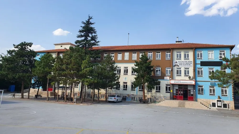 Meram Alparslan Anadolu Lisesi