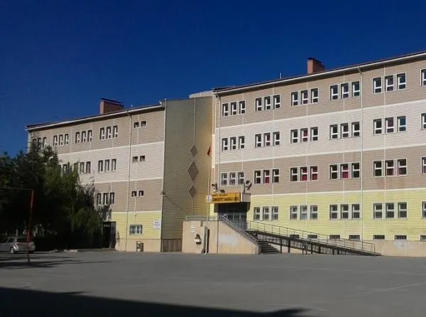 Cumhuriyet Anadolu Lisesi